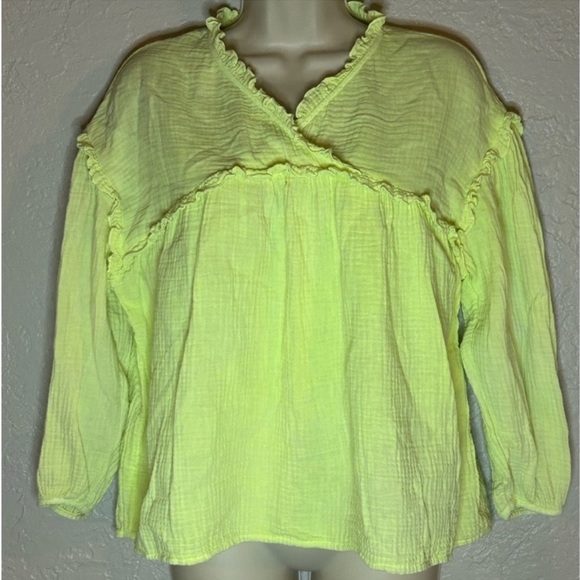 Zara light lime green color with long sleeve, lightweight size 13-14 - Picture 2 of 7